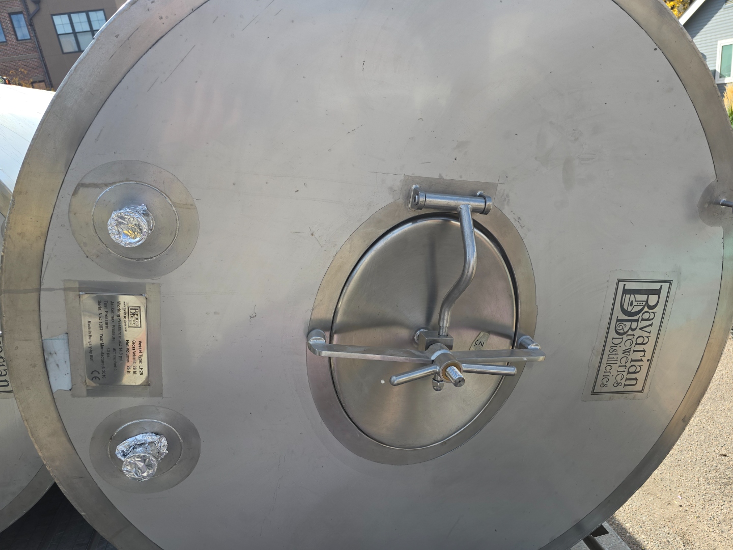 BBT LH25 stainless steel tank manway and fittings