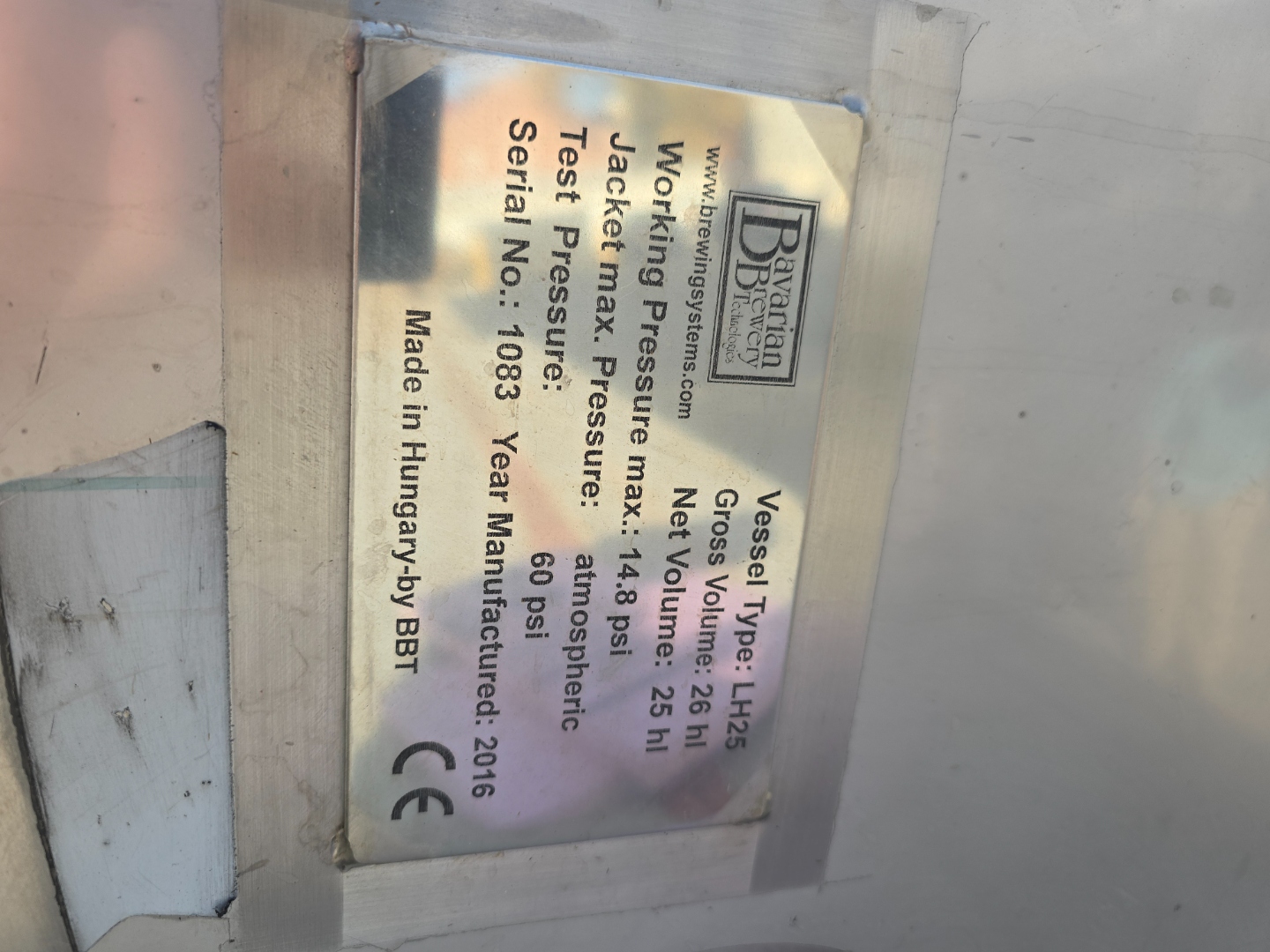 Nameplate showing Serial No. 1083, LH25 specs